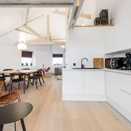 Design Loft Near The Of Apartmán Gent